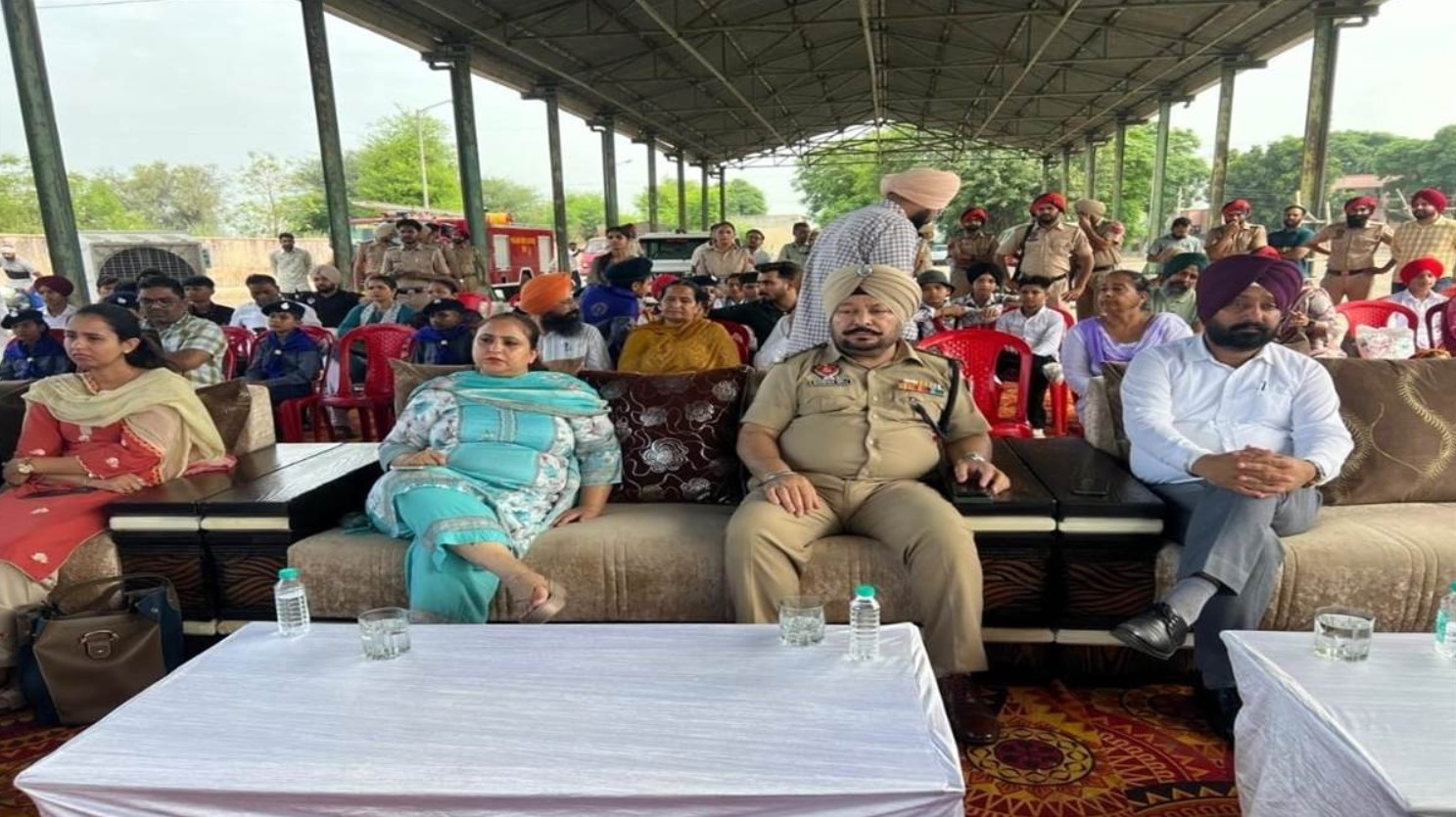 ਬਰਨਾਲਾ ਵਿੱਚ ਆਜ਼ਾਦੀ ਦਿਵਸ ਲਈ ਫੁੱਲ ਡਰੈੱਸ ਰਿਹਰਸਲ, ਸਕੂਲੀ ਬੱਚਿਆਂ ਨੇ ਦੇਸ਼ਭਗਤੀ ਨਾਲ ਭਰਪੂਰ ਪ੍ਰੋਗਰਾਮ ਪੇਸ਼ ਕੀਤੇ…