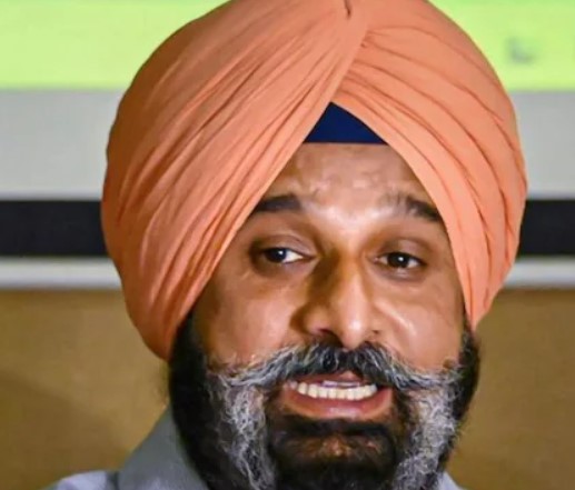 ਬਿਕਰਮ ਮਜੀਠੀਆ ਖ਼ਿਲਾਫ਼ ਵੱਡੀ ਕਾਰਵਾਈ : 40 ਹਜ਼ਾਰ ਪੰਨਿਆਂ ਦੀ ਚਾਰਜਸ਼ੀਟ, 700 ਕਰੋੜ ਦੀ ਬੇਨਾਮੀ ਜਾਇਦਾਦ ਦਾ ਖੁਲਾਸਾ…