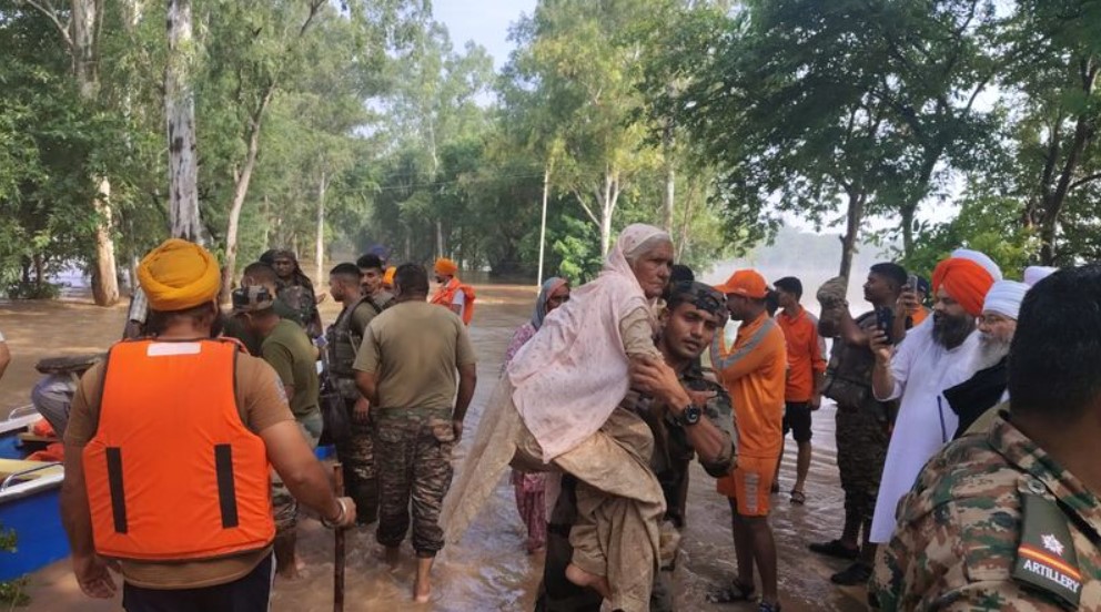 Punjab Floods: Ajnala Town Submerged, Thousands Struggle Amid Ongoing Rescue Operations…