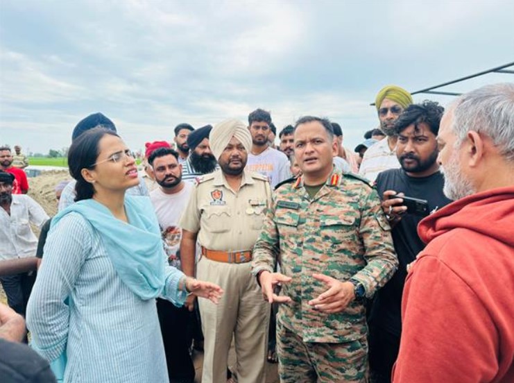 ਘੱਗਰ ’ਤੇ 24 ਘੰਟੇ ਨਿਗਰਾਨੀ, ਫੌਜ ਵੀ ਐਲਰਟ ਮੋਡ ‘ਚ – ਪ੍ਰਸ਼ਾਸਨ ਨੇ ਵਧਾਈ ਤਿਆਰੀਆਂ…