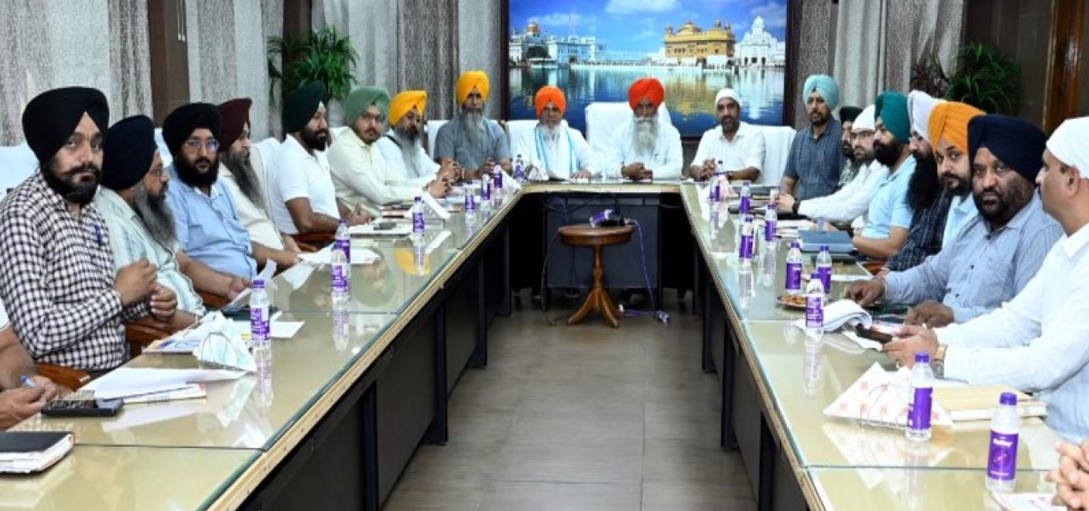 ਅੰਮ੍ਰਿਤਸਰ ਖ਼ਬਰ : ਸ੍ਰੀ ਗੁਰੂ ਰਾਮਦਾਸ ਜੀ ਦੇ ਪ੍ਰਕਾਸ਼ ਪੁਰਬ ਨੂੰ ਸ਼ਾਨ ਨਾਲ ਮਨਾਉਣ ਲਈ ਸ਼੍ਰੋਮਣੀ ਕਮੇਟੀ ਅਤੇ ਜ਼ਿਲ੍ਹਾ ਪ੍ਰਸ਼ਾਸਨ ਦੀ ਮਹੱਤਵਪੂਰਨ ਬੈਠਕ…