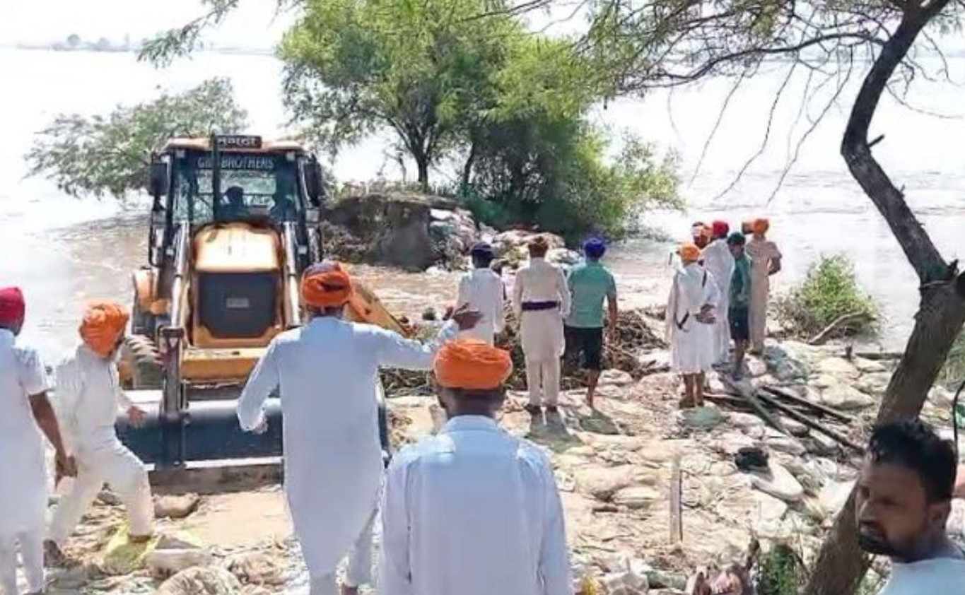 Tarn Taran News : ਧੁੱਸੀ ਬੰਨ੍ਹ ’ਤੇ ਸਭਰਾਂ ਪਿੰਡ ਨੇੜੇ 20 ਫੁੱਟ ਢਾਹ, ਲੋਕਾਂ ’ਚ ਦਹਿਸ਼ਤ, ਪ੍ਰਸ਼ਾਸਨ ਨੂੰ ਅਪੀਲ…