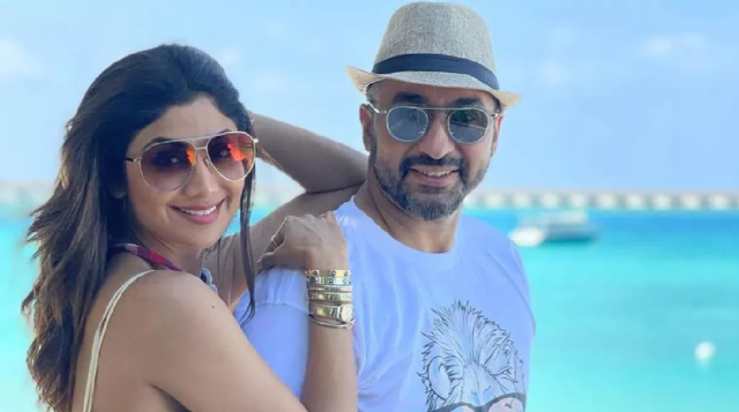 ₹60 ਕਰੋੜ ਧੋਖਾਧੜੀ ਮਾਮਲੇ ਵਿੱਚ ਸ਼ਿਲਪਾ ਸ਼ੈੱਟੀ ਤੇ ਰਾਜ ਕੁੰਦਰਾ ਦੀਆਂ ਵਧੀਆਂ ਮੁਸ਼ਕਲਾਂ — ਬੰਬੇ ਹਾਈ ਕੋਰਟ ਦਾ ਸਖ਼ਤ ਰਵੱਈਆ, ਵਿਦੇਸ਼ ਯਾਤਰਾ ‘ਤੇ ਰੋਕ ਤੇ ਭੁਗਤਾਨ ਦਾ ਹੁਕਮ…